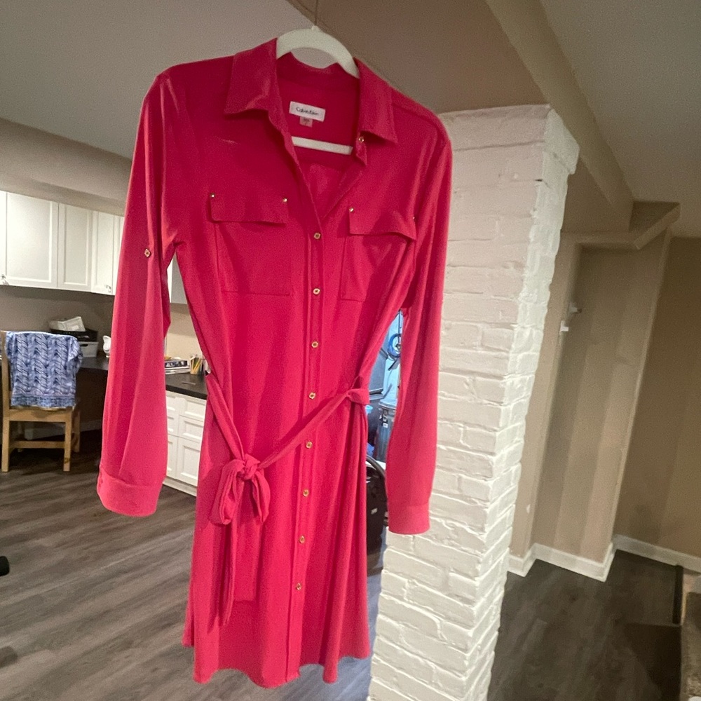 Calvin Klein collard button down pink midi dress includes a matching bow belt